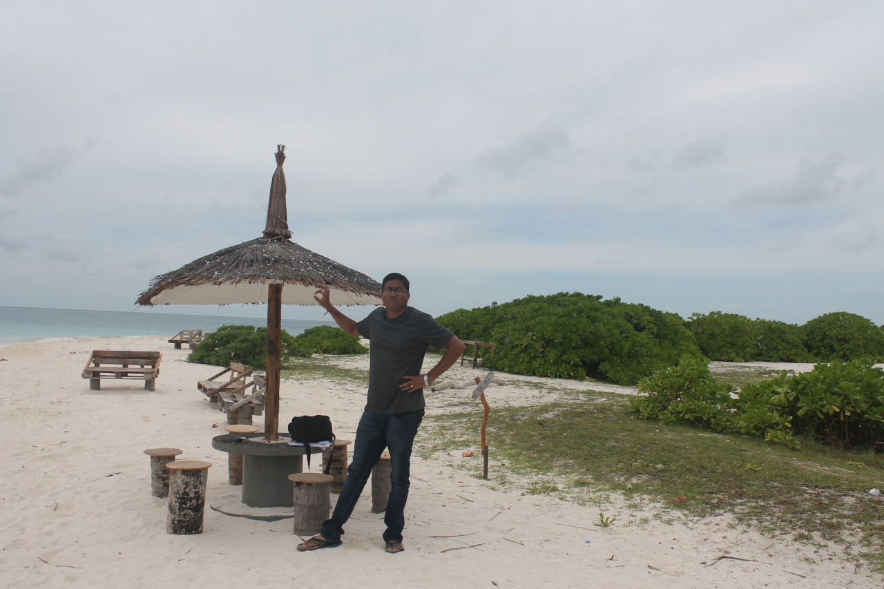 Total station survey work in Maldives